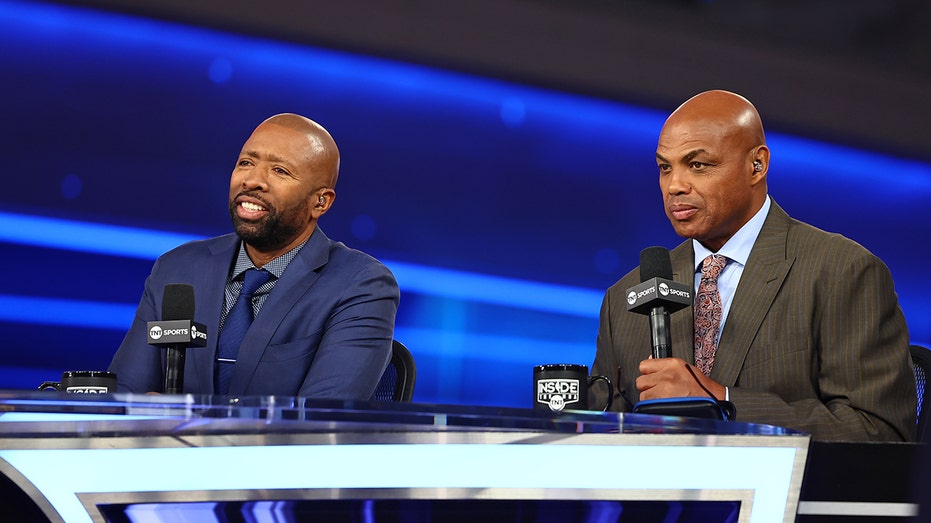 Charles Barkley, Kenny Smith clash over FBI gambling probe allegedly involving NBA figures: 'That's stupidity'