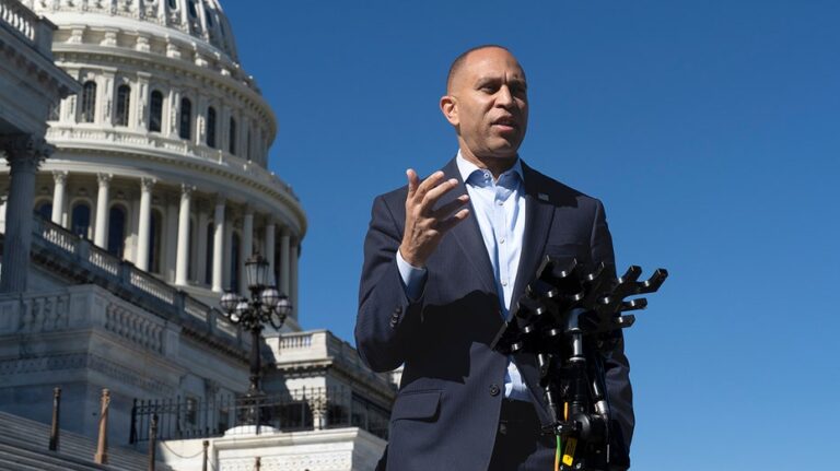 Pardoned Jan 6 rioter accused of threatening to kill Hakeem Jeffries after Trump clemency