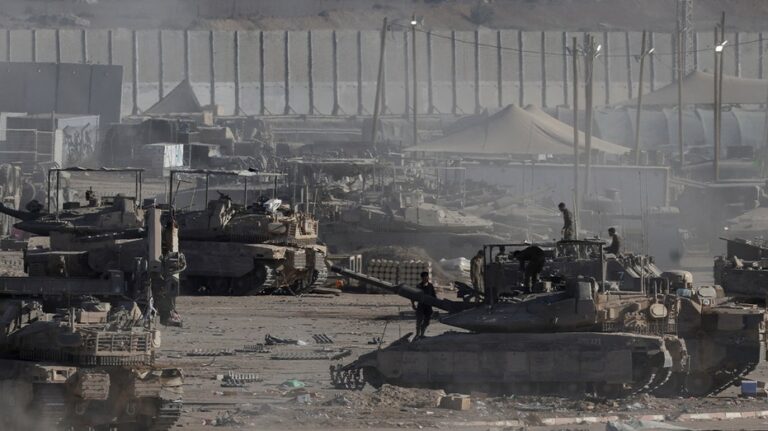 Israel-Hamas ceasefire takes effect, IDF begins pulling back in Gaza