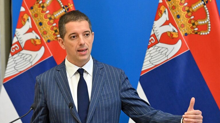 Serbian foreign minister proposes hosting Ukraine-Russia peace negotiations amid ongoing conflict