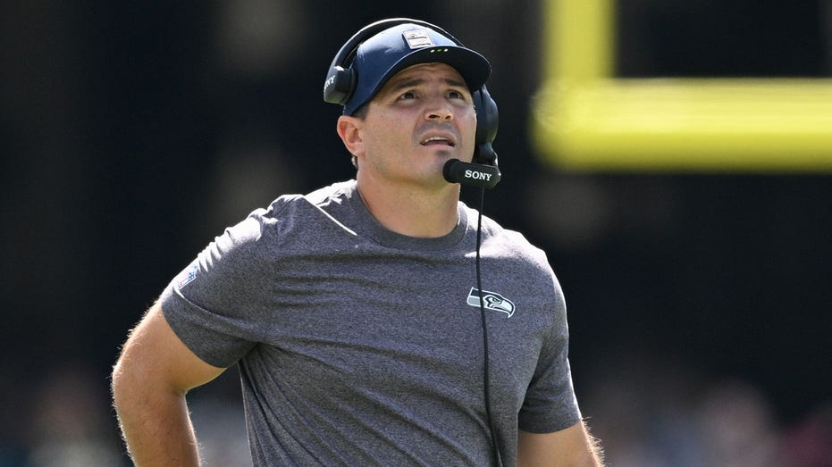 Seahawks' defensive penalty raises eyebrows among NFL fans