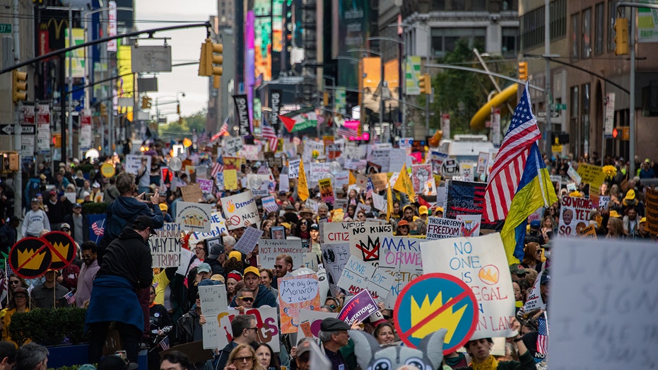 'No Kings' agitator vowed to ‘fight ICE’ with firebombs at blue city's protest: report