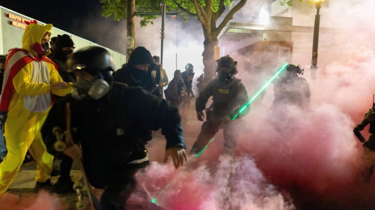 Homeland Security responds to 'laser tag' threats from Portland group: 'This is incredibly dangerous'