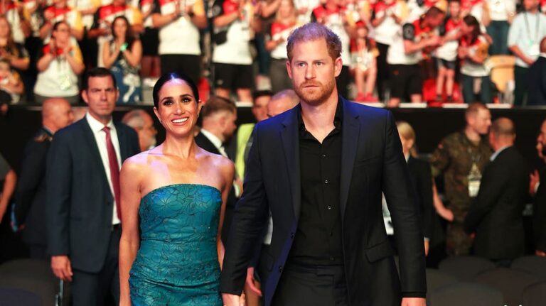 Prince Harry, Meghan Markle ‘wrong winners’ of humanitarian award amid ongoing royal tensions: experts