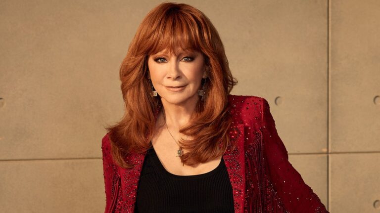 Reba McEntire breaks down in tears on 'The Voice' after contestant's emotional song choice
