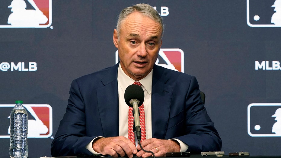 MLB commissioner addresses sport's illegal gambling scandal, will cooperate with Congress on investigation