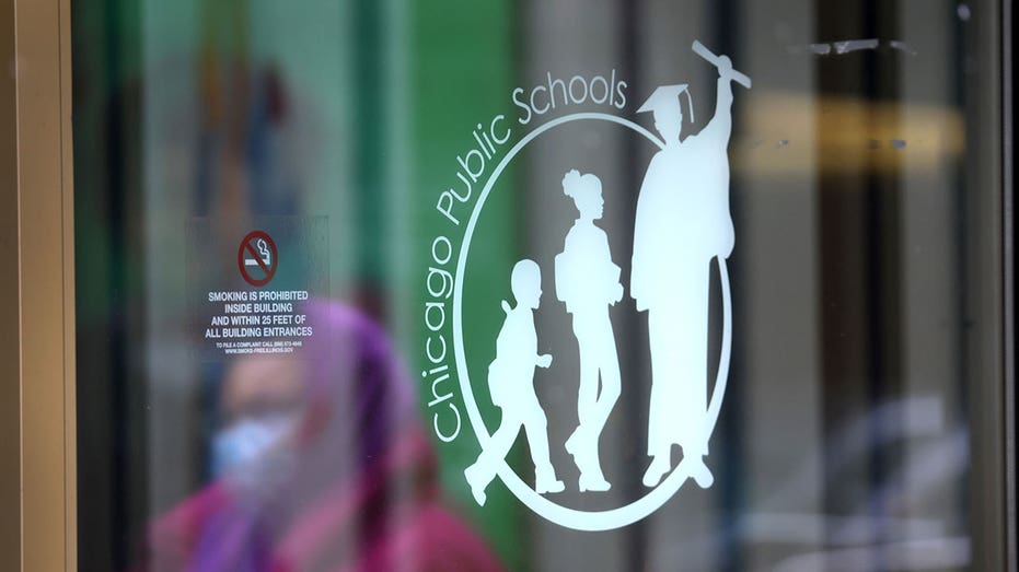 More than 40 percent of Chicago public school teachers absent at least 10 days in past school year: Report