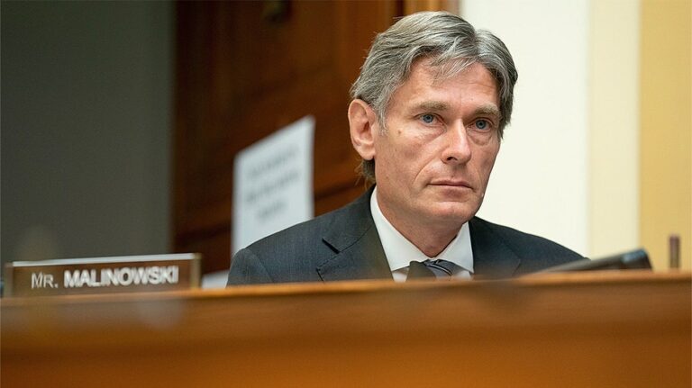 Former House Democrat targets Trump in bid for political comeback