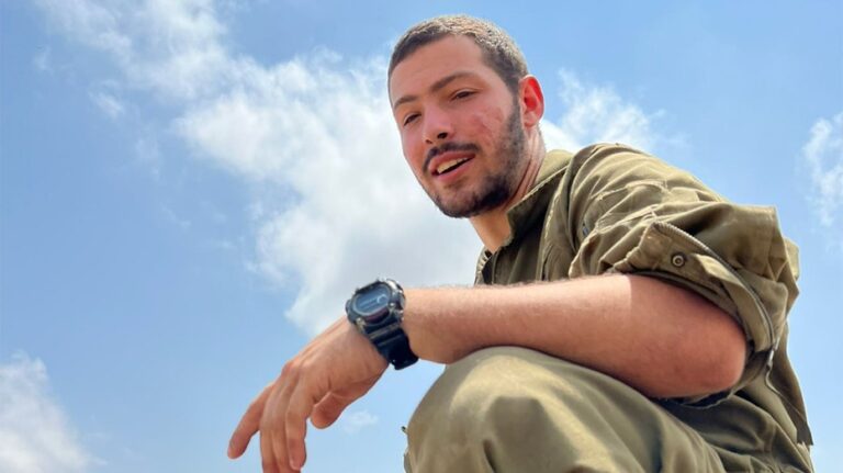 Last U.S. citizen held by Hamas finally returned home after 15 months in captivity