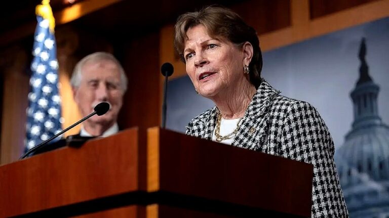 Democratic senator stands firm after defying party, says it’s time to ‘turn the government back on’