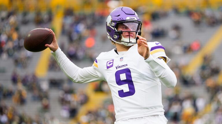 Vikings' JJ McCarthy enters concussion protocol after third straight loss in rollercoaster season