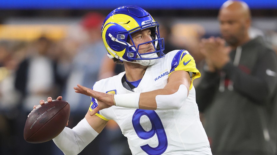 Matthew Stafford adds 3 more touchdowns to league-leading total as Rams demolish Buccaneers
