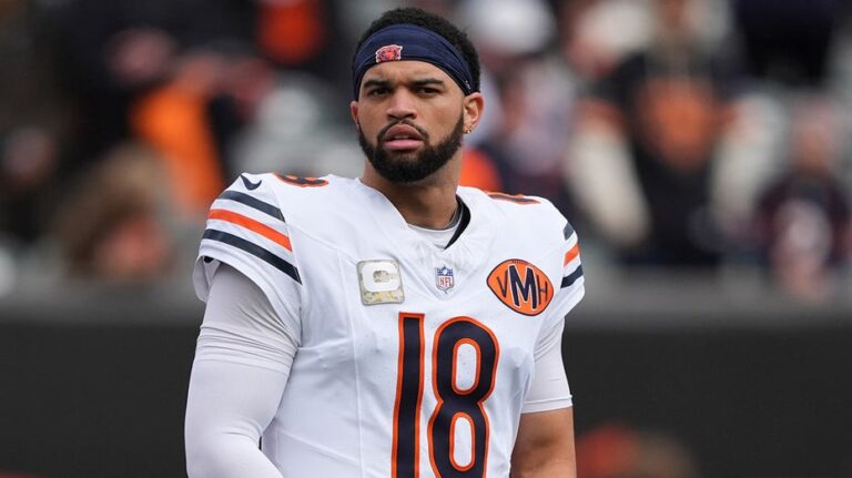 Bears' Caleb Williams makes first career TD catch vs Bengals