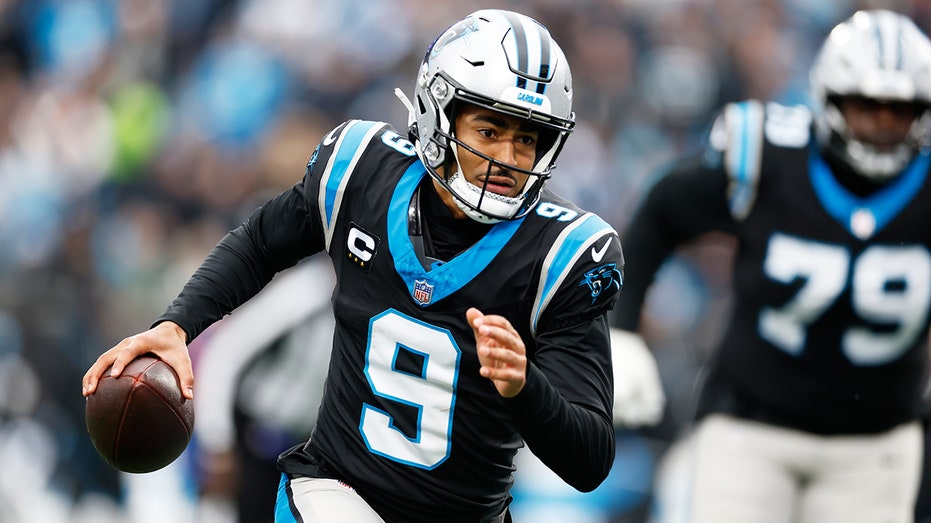 Panthers reach 7 wins for first time since 2022 with upset victory over Rams