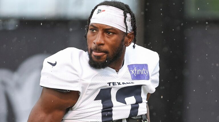 Jets player wounded in New York City shooting back in hospital with 'health issues'