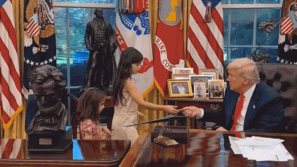 Trump shares adorable moment with kids visiting Oval Office: 'My name is Donald'