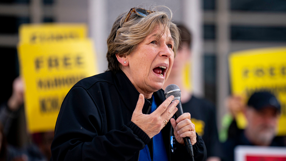 Parents' rights group releases scathing 'Lookout' warning targeting top 2 teachers unions: 'Indoctrination'