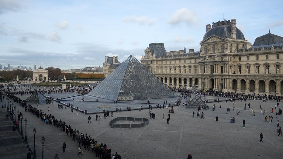 Thieves steal $100M in jewels from Louvre after museum used own name as surveillance password