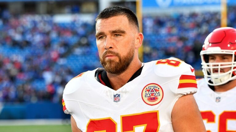 Travis Kelce refuses to dive into ‘personal life’ after question from brother on bye week plans