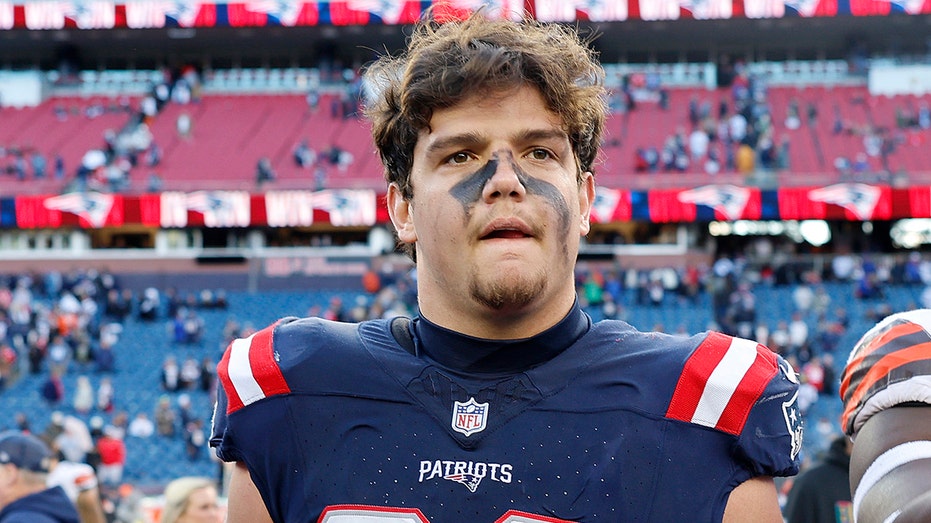 Patriots place star offensive player on IR with knee injury ahead of stretch run