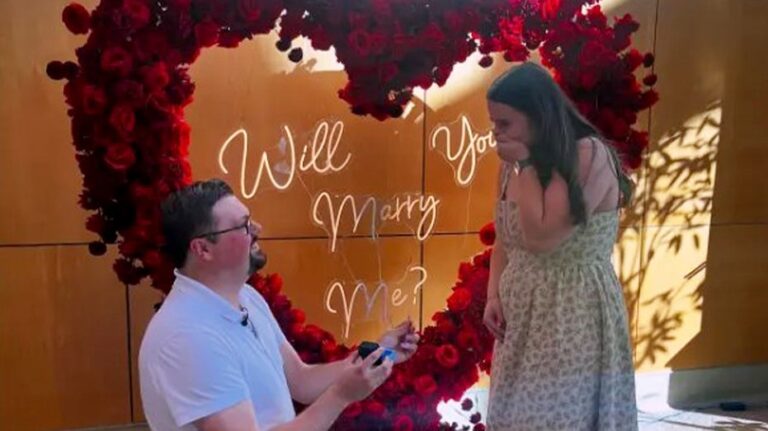 Couple who met after waking from comas gets engaged at same Minnesota hospital years later