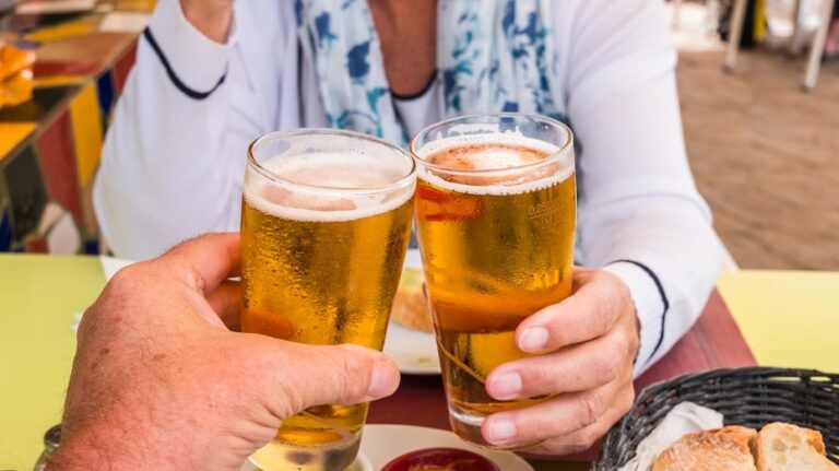 Heavy drinkers cut alcohol use by nearly 30% after adopting one new habit, study finds