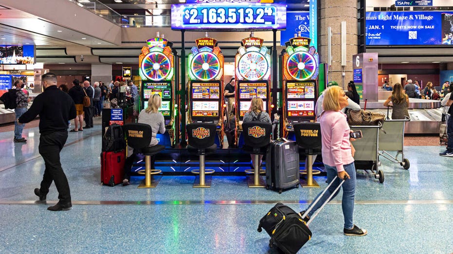 Las Vegas tourism continues its slump, with flight passengers down nearly 10% even amid Grand Prix