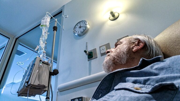 Best time of day for cancer treatment to maximize survival, according to new study