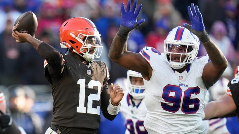 Shedeur Sanders pushes back on questions about coaching decisions: 'Come on, man'