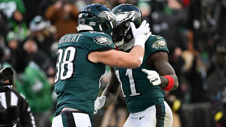 AJ Brown, Tee Higgins among NFL stars reminisce on Christmas memories as they impact their communities