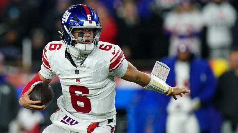Giants' Jaxson Dart has no interest in changing playing style despite huge hit: 'Not playing soccer out here'