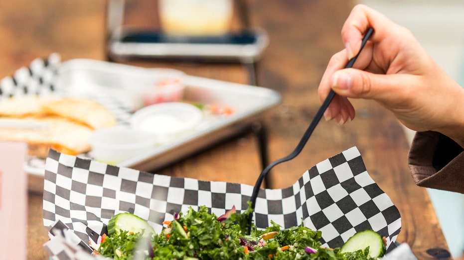 Restaurant bill would ban plastic utensils and condiment packets from on-site dining in most circumstances