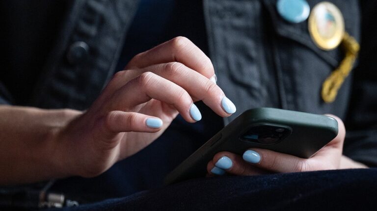 'Are You Dead?' app taps into global loneliness crisis