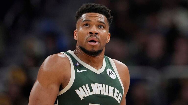 Giannis Antetokounmpo trade rumors ramp up again as Bucks' season spirals: report
