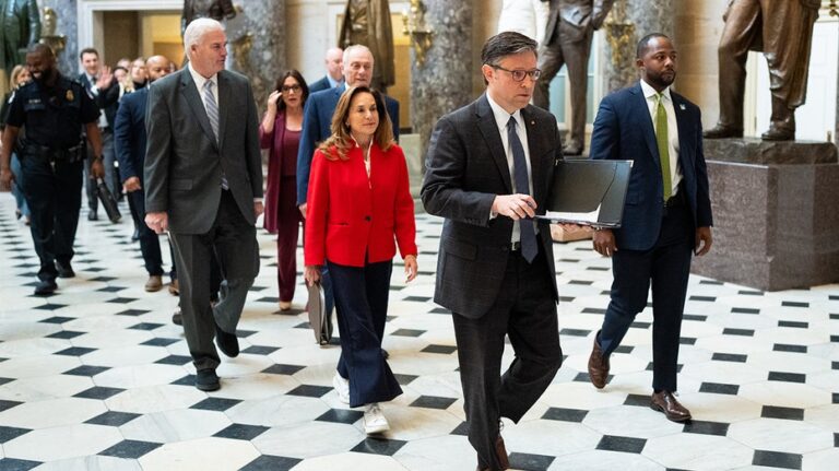 House gears up to take Senate's government shutdown deal with rare Sunday meeting