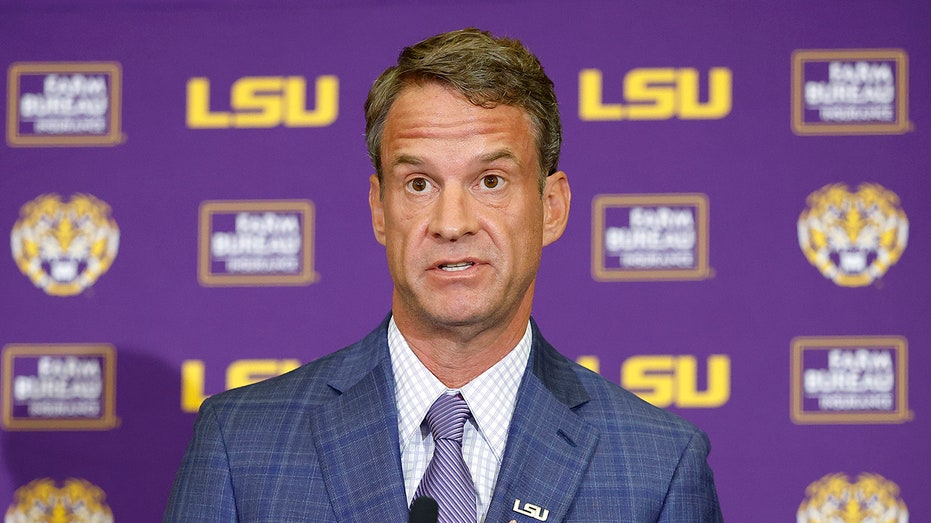 Ole Miss star accuses Lane Kiffin of trying to 'steal our shine' amid College Football Playoff run: 'A troll'