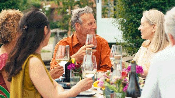 Doctors share alcohol recommendations for men vs women as guidance shifts
