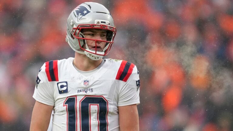 Drake Maye's controversial fourth-down play sparks social media fury as Patriots head to Super Bowl LX
