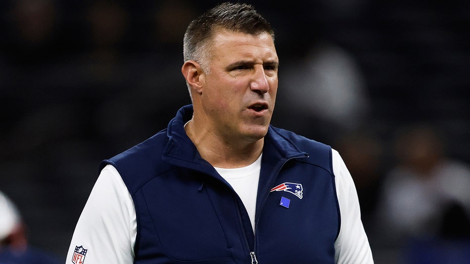 Patriots coach Mike Vrabel reveals extreme sacrifice he'd make to his male anatomy to win the Super Bowl
