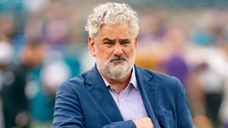 Vikings announcer steps away from radio show after comments about 'paid protesters'