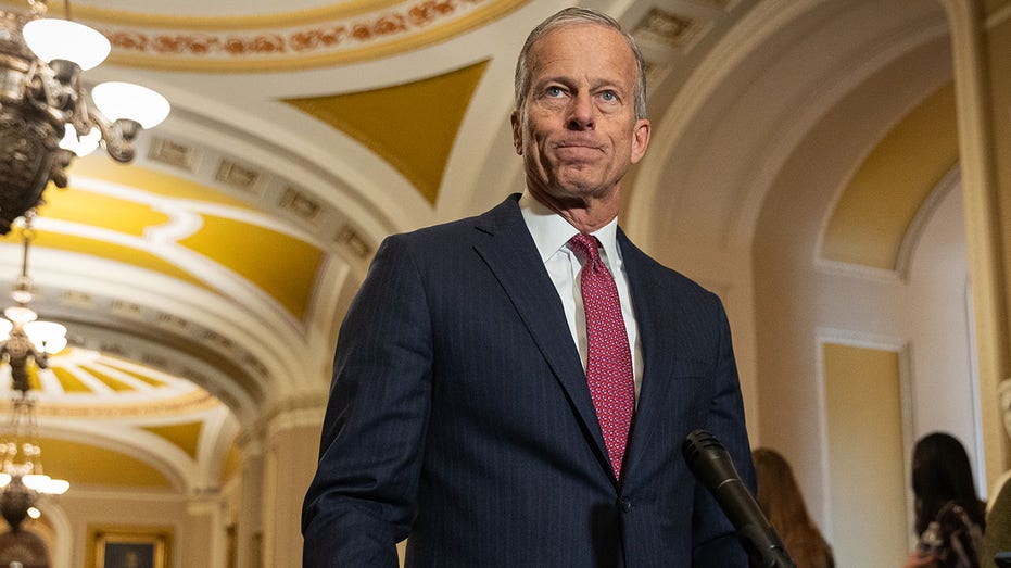 Senate passes federal funding compromise; Democrats score victory in DHS revolt