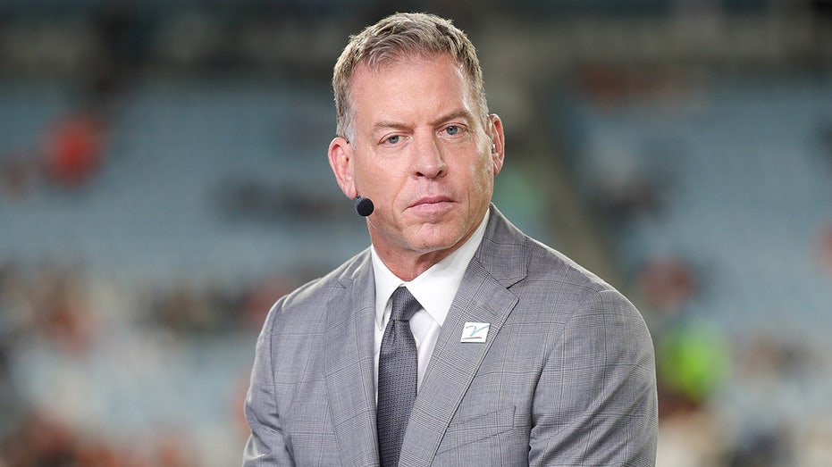 Dolphins turning to Hall of Fame quarterback to help find next general manager: report