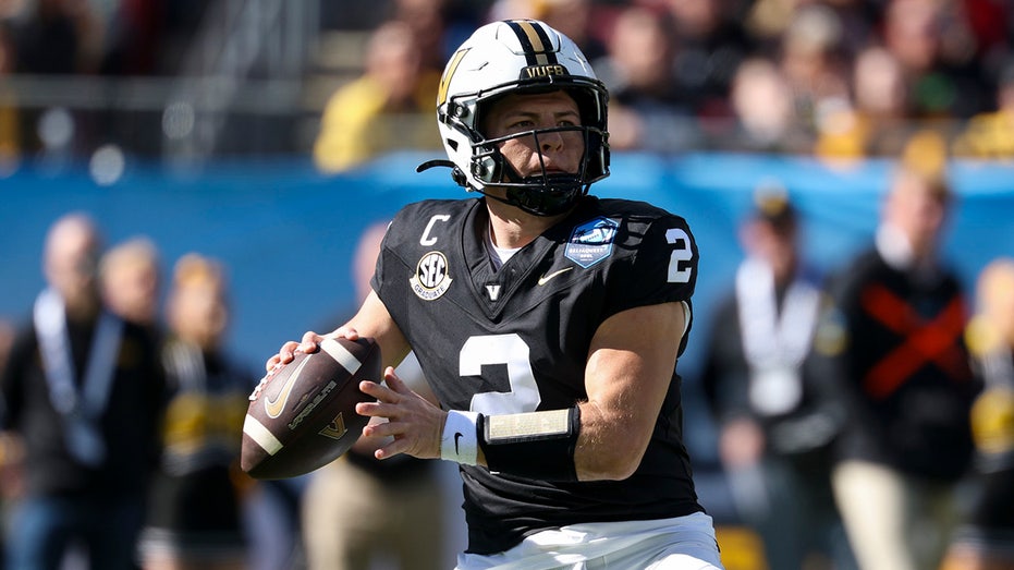 College football star dismisses height concerns ahead of Senior Bowl