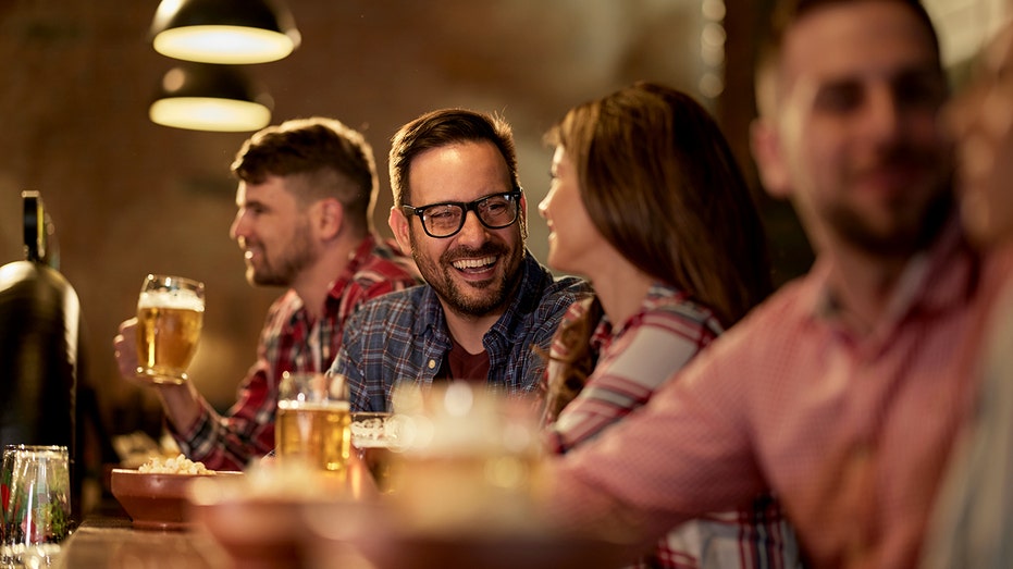 With Americans 'zebra striping' instead of quitting drinking, Michelob Ultra Zero is cashing in