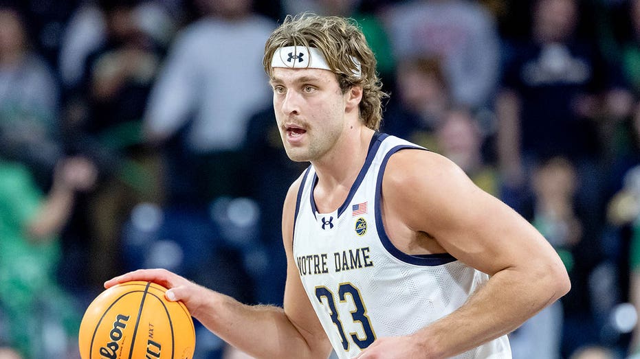 Colts sign Notre Dame basketball player Carson Towt despite no high school or college football experience