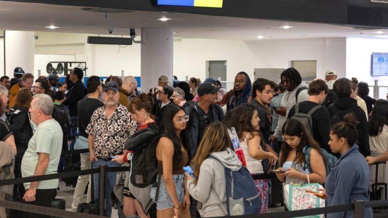 TSA warns of security 'threat' as airport checkpoint closures trigger more travel delays