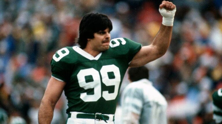 Judge throws out Jets legend's lawsuit against ESPN, NFL Films over viral spat with Brett Favre