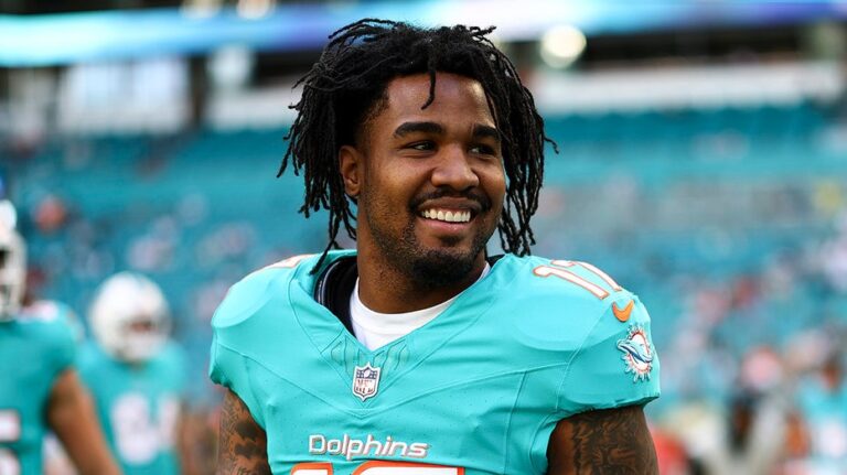 Broncos land star receiver Jaylen Waddle in blockbuster trade with Dolphins: reports