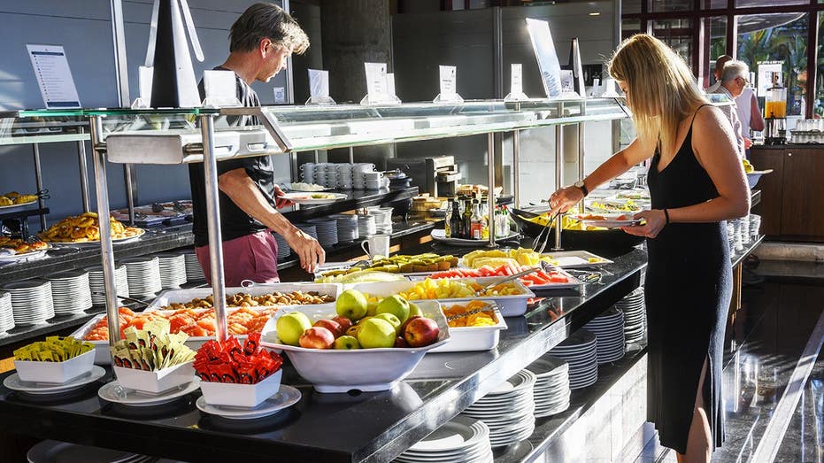 Cruise passengers debate BBQ versus chicken and waffles as new free lunch menu debuts