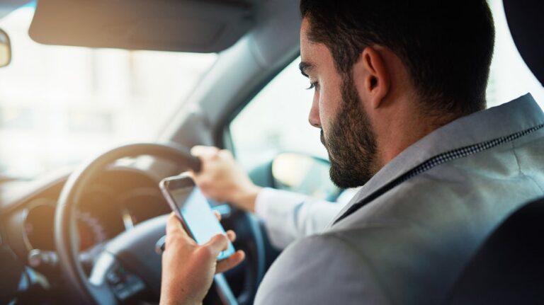 Man sparks outrage by calling 30-minute airport ride for his wife a ‘massive inconvenience’